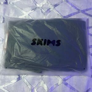 Green skims classic straight leg sweats